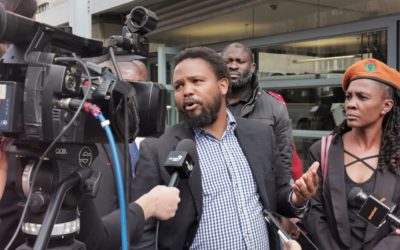 (Video) BLF-leier herhaal rassistiese uitlatings buite gelykheidshof waar verhoor moes begin