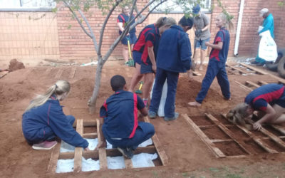 #OnsDorp: AfriForum-tak in Hertzogville en leerders plant groente by skool