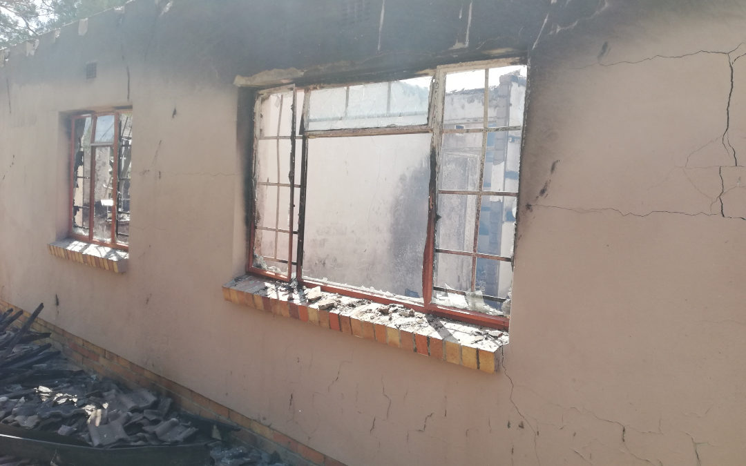 AfriForum se Standerton-buurtwag help om brandende huis te blus