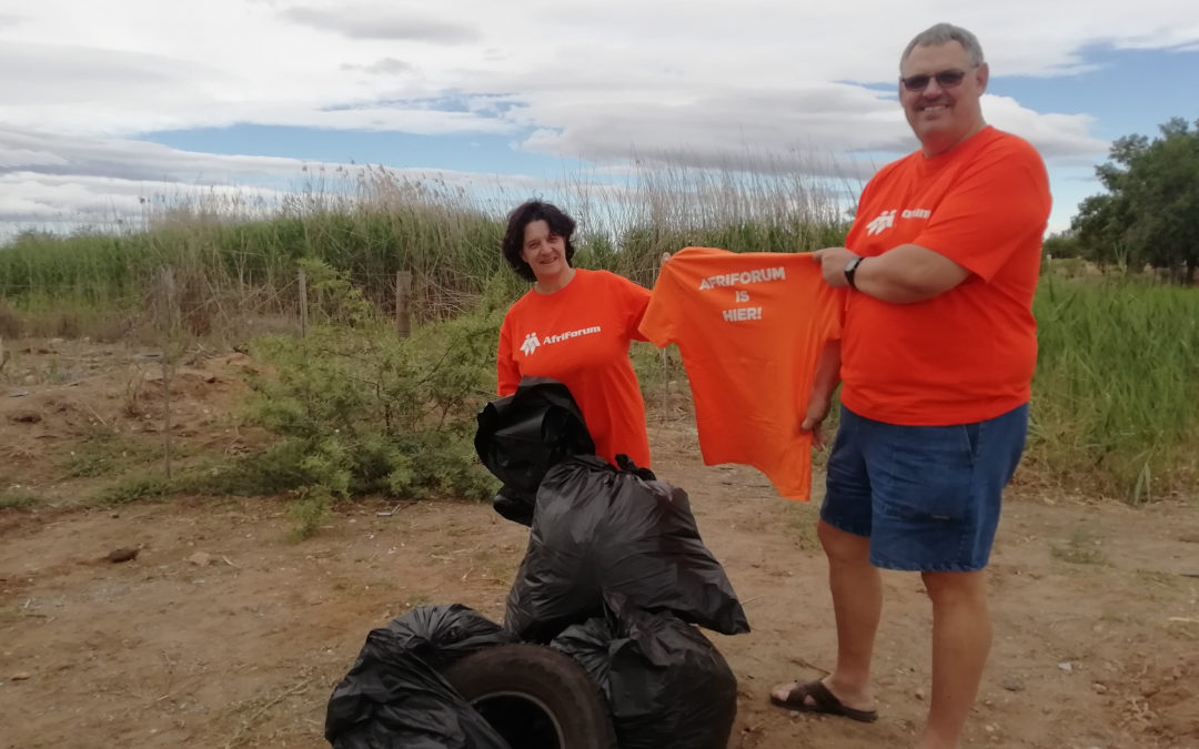 #OnsDorp-veldtog: AfriForum se Oudtshoorn-tak maak brûe oor Grobbelaarsrivier skoon