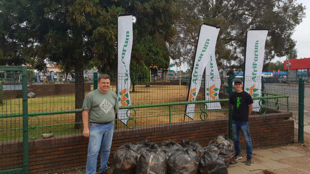 #YourTown campaign: AfriForum’s Springs branch launches clean-up action at War Memorial