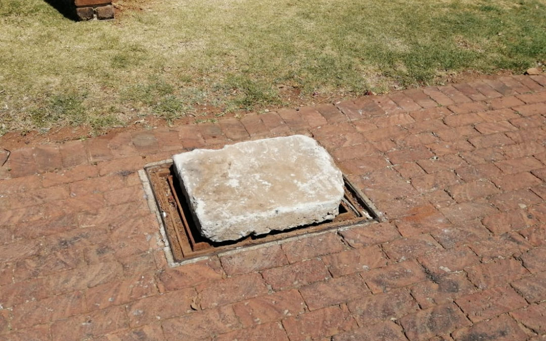 AfriForum’s Kempton Park branch replaces manhole cover