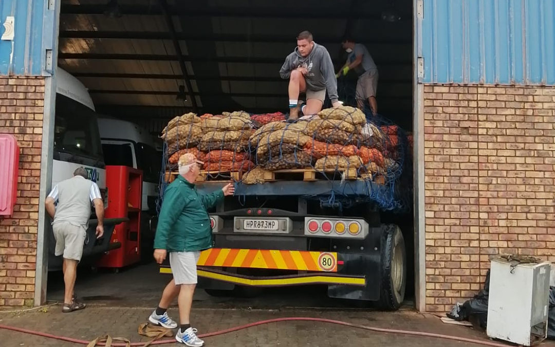 AfriForum’s Jeffreys Bay branch receives 28 tonnes of potatoes to relief hunger