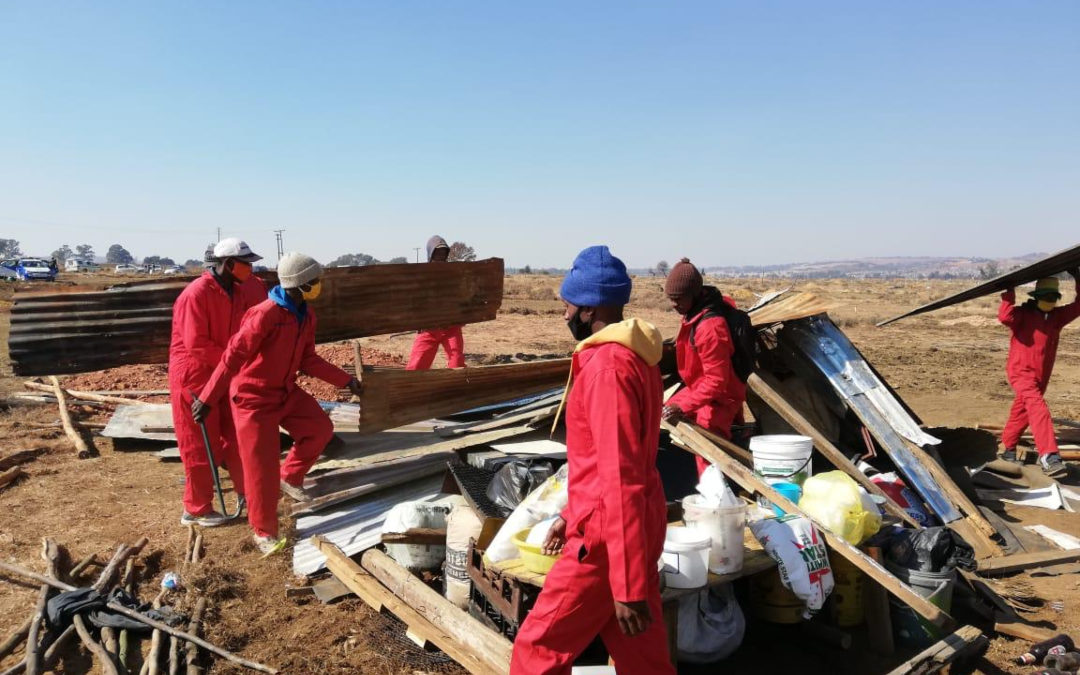 Sukses: AfriForum help gemeenskap om onwettige grondgrypers te verwyder