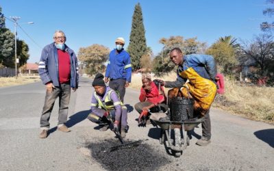 AfriForum se Vryburg-tak bestee meer as R120 000 aan slaggate