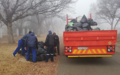 AfriForum se Standerton-tak spring in om vullis te verwyder