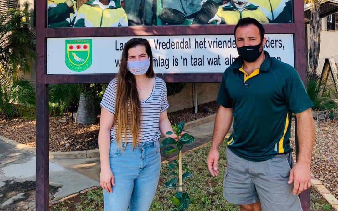 AfriForum vier boomplantmaand in Vredendal saam met skole