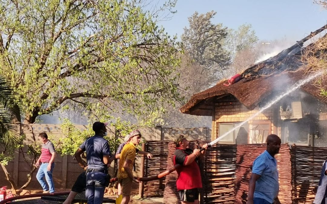 AfriForum se Kuruman-buurtwag tree blitsig op om brand te blus