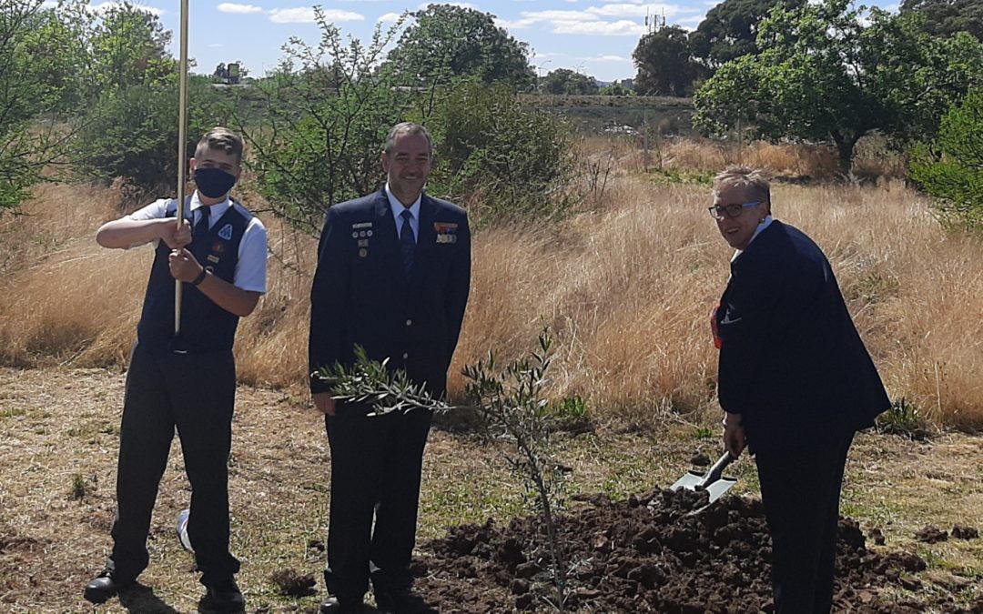 AfriForum se Bloemfontein-takke skenk bome aan Voortrekkers