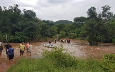 AfriForum Jeug se Ellisras-tak staan plaasgemeenskap by tydens vloed   