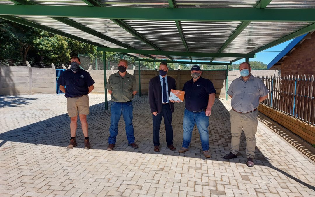 AfriForum se Ermelo-tak rig dak op by Pre-primêre Skool JJ van der Merwe