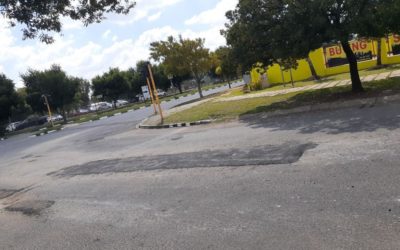 AfriForum’s Teks branch in Secunda fills up potholes