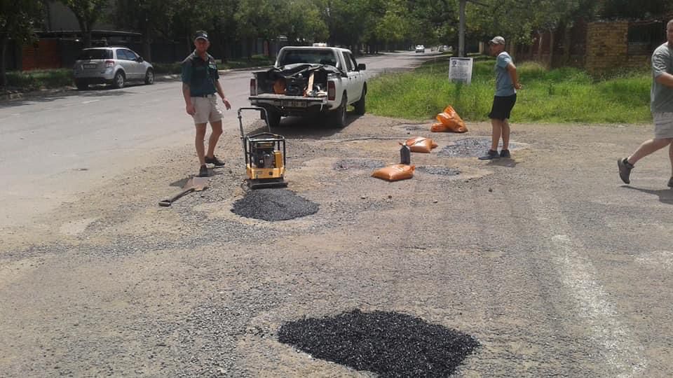 AfriForum’s Standerton branch kicks off pothole project   