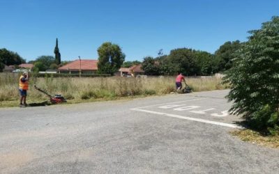 AfriForum-buurtwag in Stilfontein maak dorp skoon tydens Paasnaweek