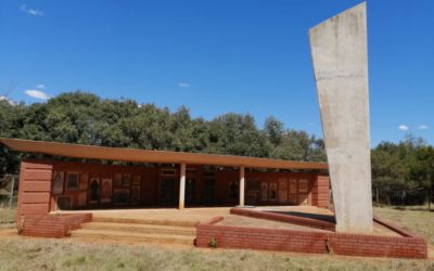 AfriForum se Zeerust-tak begin volhoubare skoonmaakprojek by monument