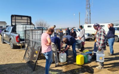 AfriForum voorsien water aan Standerton-gemeenskap